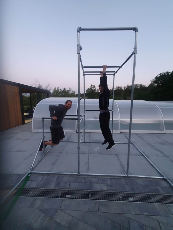 Cali-Cube-Alex-Max-Fitnessstation-Klettergeruest
